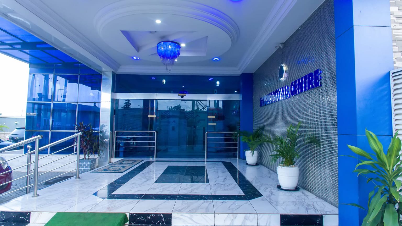 Mount Royal Centre Hotel Hotel Rooms, Suites & Event Hall